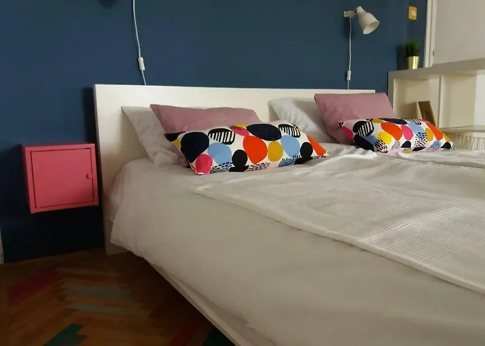 泰拉耶萨尔公寓 公寓 *