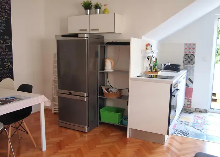 泰拉耶萨尔公寓 *