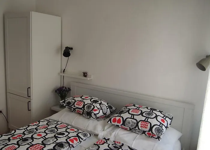 泰拉耶萨尔公寓 *