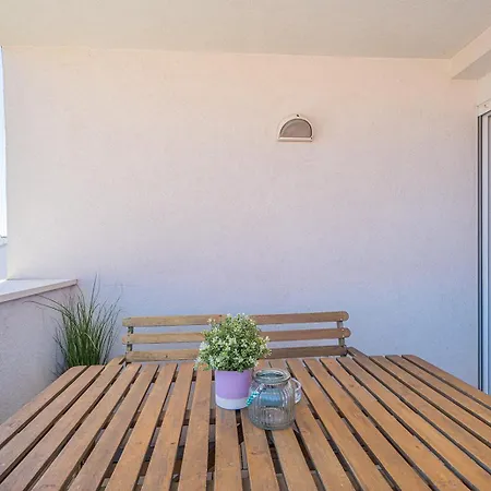 Apartment Terraesal *